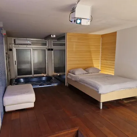 Apartment Jacuzzi Vaki Belgrade